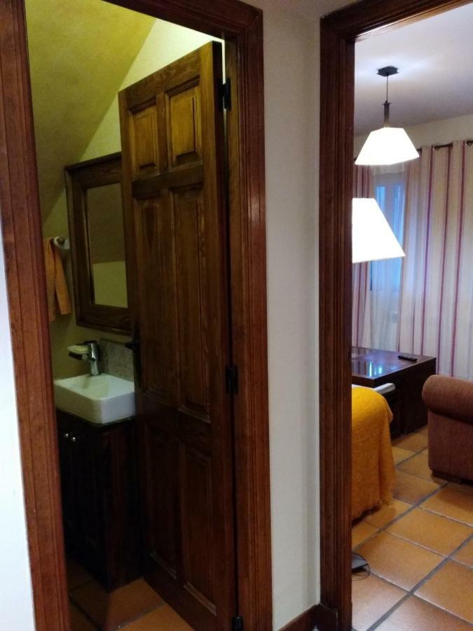 La Majada De Alameda Villa Alameda del Valle Luaran gambar